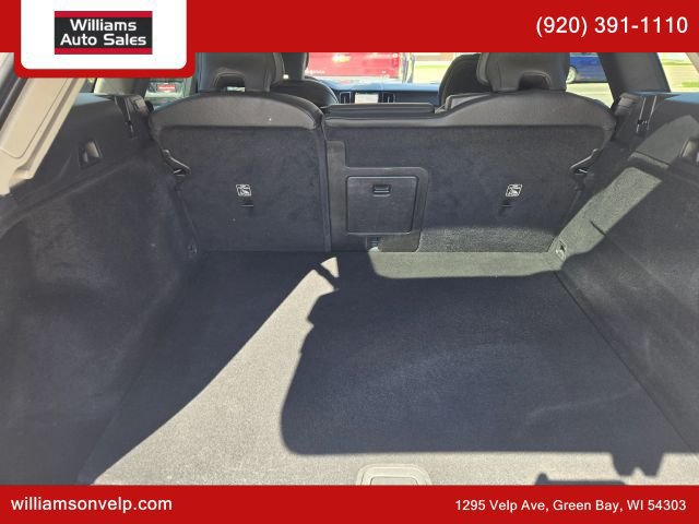 Used 2023 Volvo XC60 B5 Plus AWD/4WD image 14