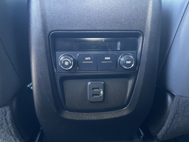 Used 2019 Buick Enclave Essence AWD/4WD image 22