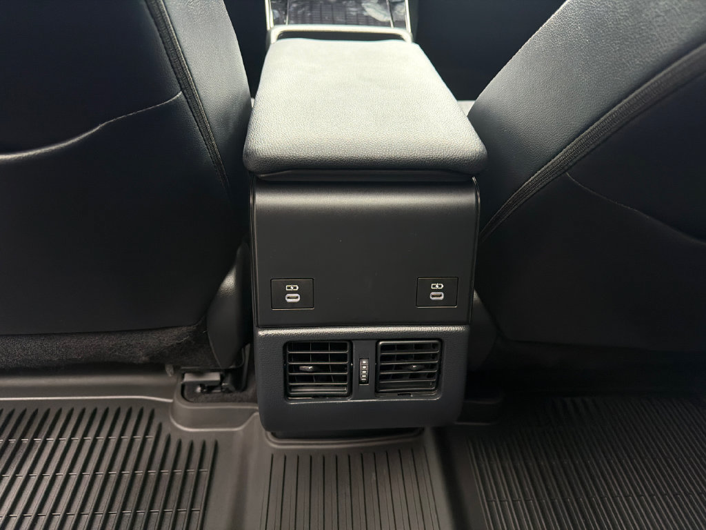 Used 2024 Toyota bZ4X FWD image 26