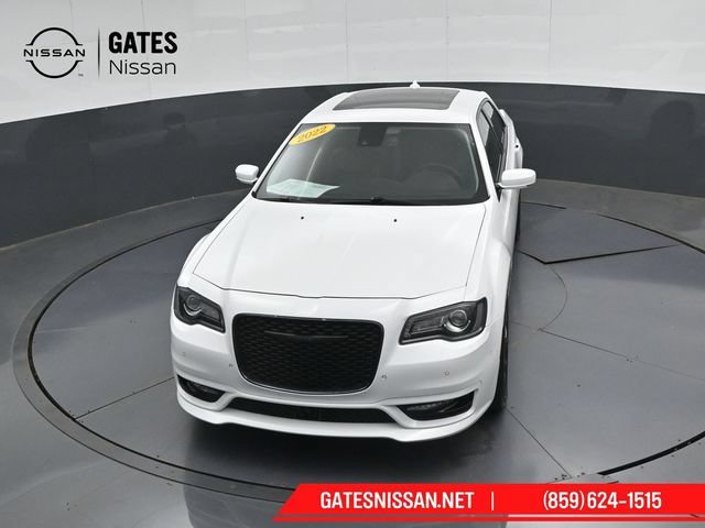 Used 2022 Chrysler 300 Touring L w/ Popular Equipment Group AWD/4WD image 50