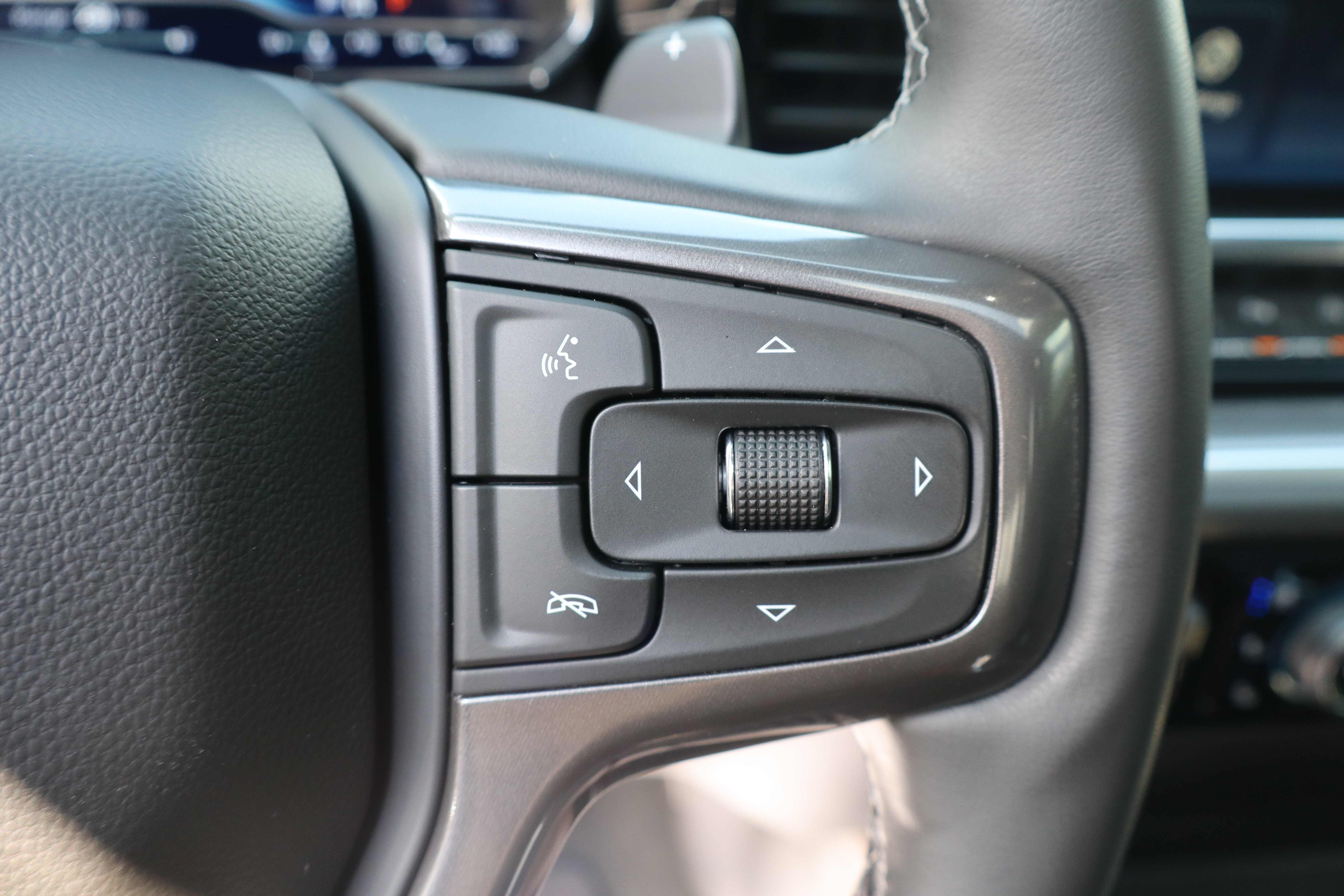 Used 2025 Chevrolet Silverado 1500 High Country w/ Midnight Edition AWD/4WD image 19