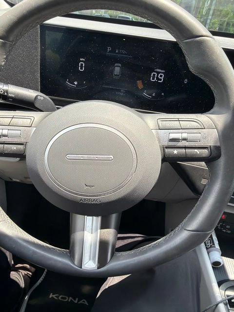 Used 2024 Hyundai Kona SEL FWD image 2