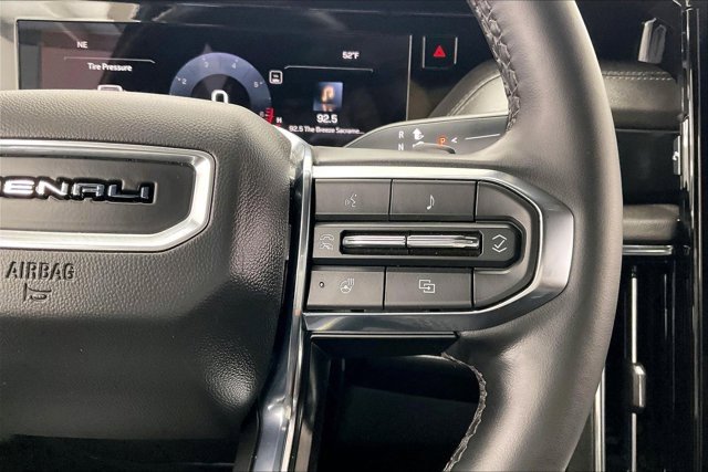 Used 2025 GMC Yukon XL Denali image 21