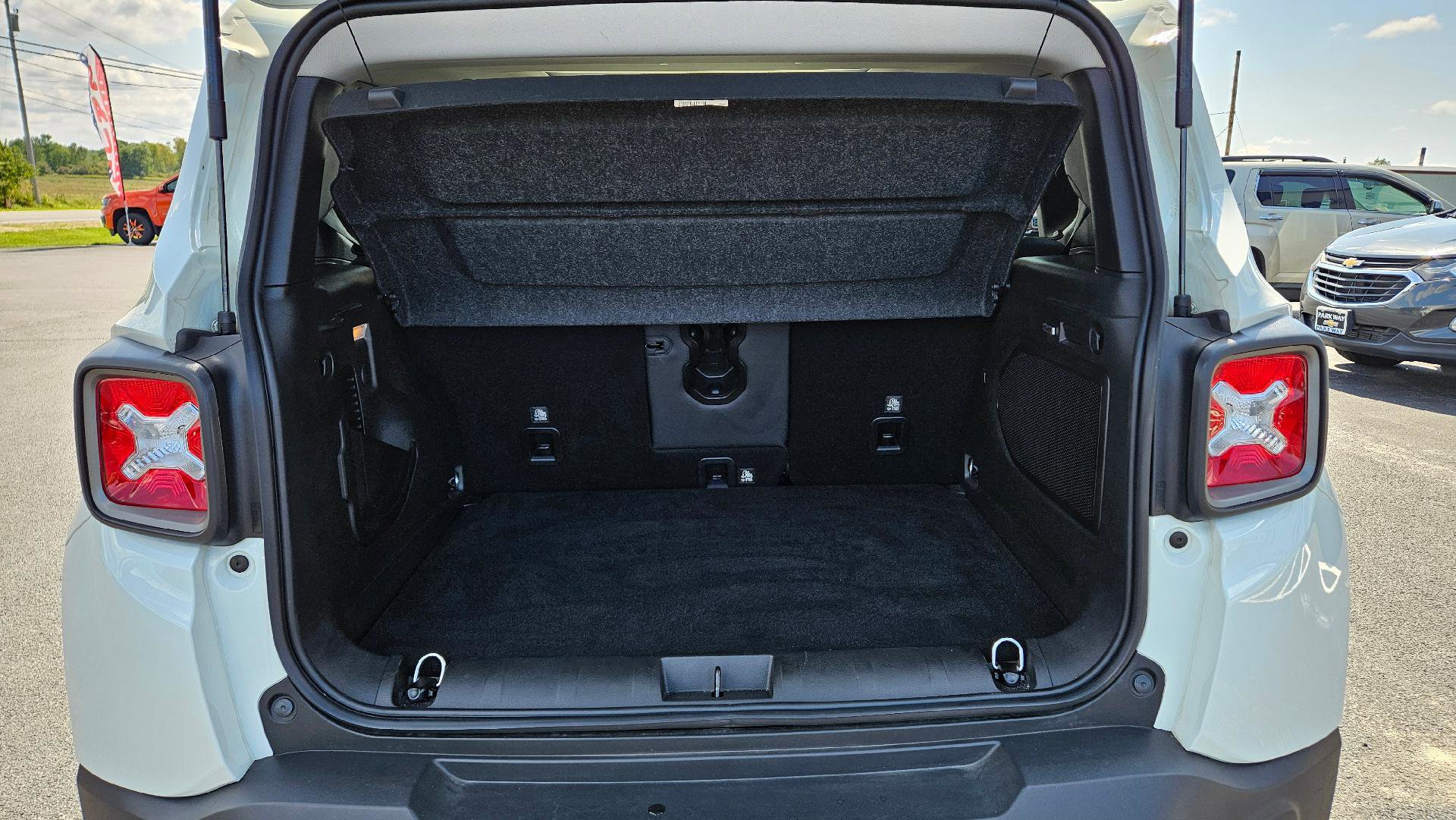 Used 2021 Jeep Renegade Limited w/ Sun & Sound Group image 7