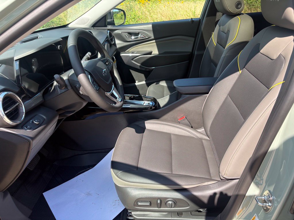 New 2026 Chevrolet Trax ACTIV w/ Sunroof Package FWD image 15