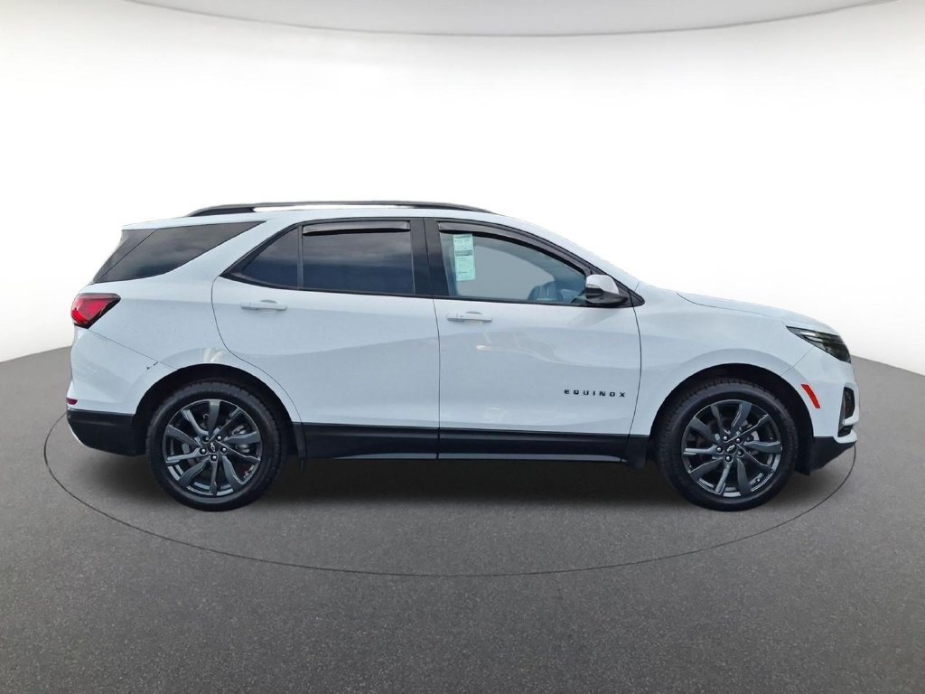 Used 2023 Chevrolet Equinox RS FWD image 4