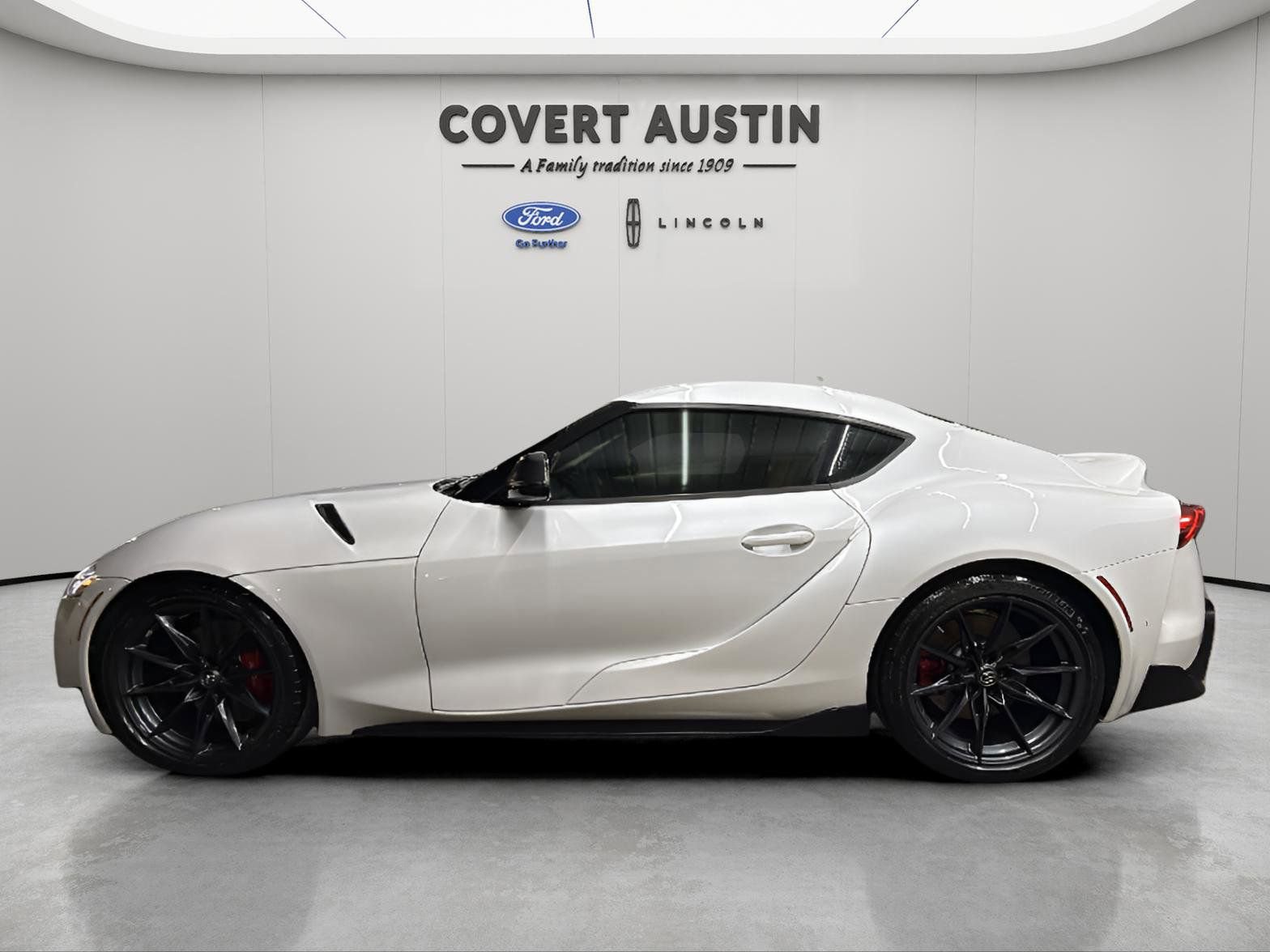 Used 2024 Toyota Supra Premium w/ Driver Assist Package RWD image 2