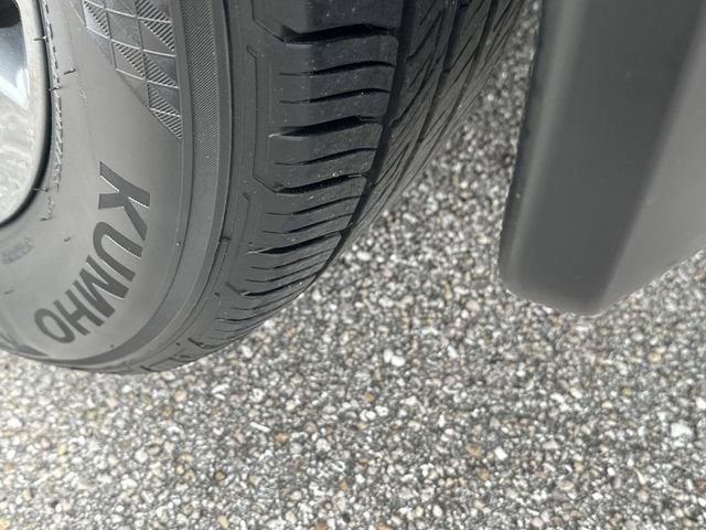 Used 2024 Nissan Pathfinder S image 12