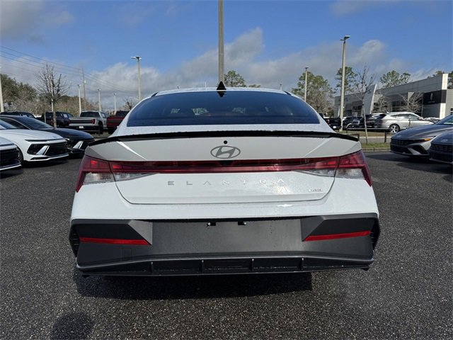 New 2025 Hyundai Elantra SEL image 4