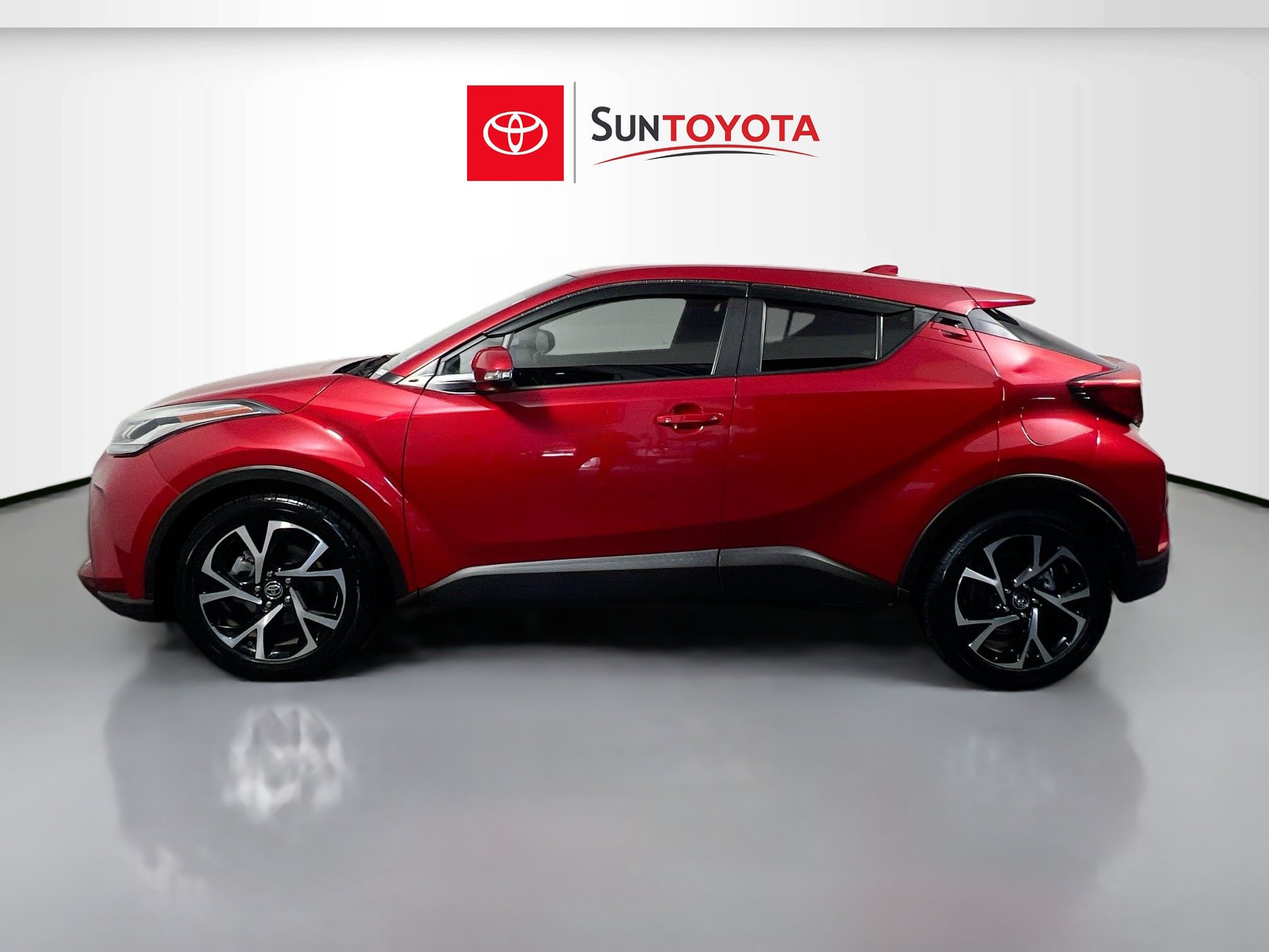 Used 2021 Toyota C-HR XLE FWD image 7