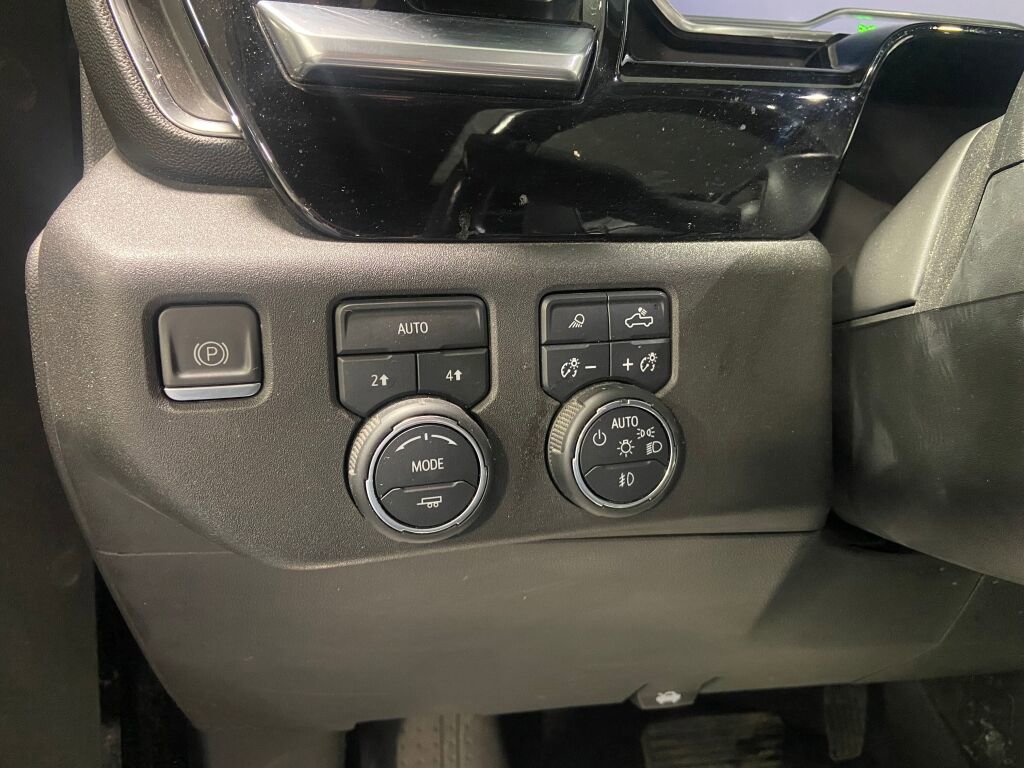 Used 2023 Chevrolet Silverado 1500 LTZ w/ LTZ Premium Package image 17