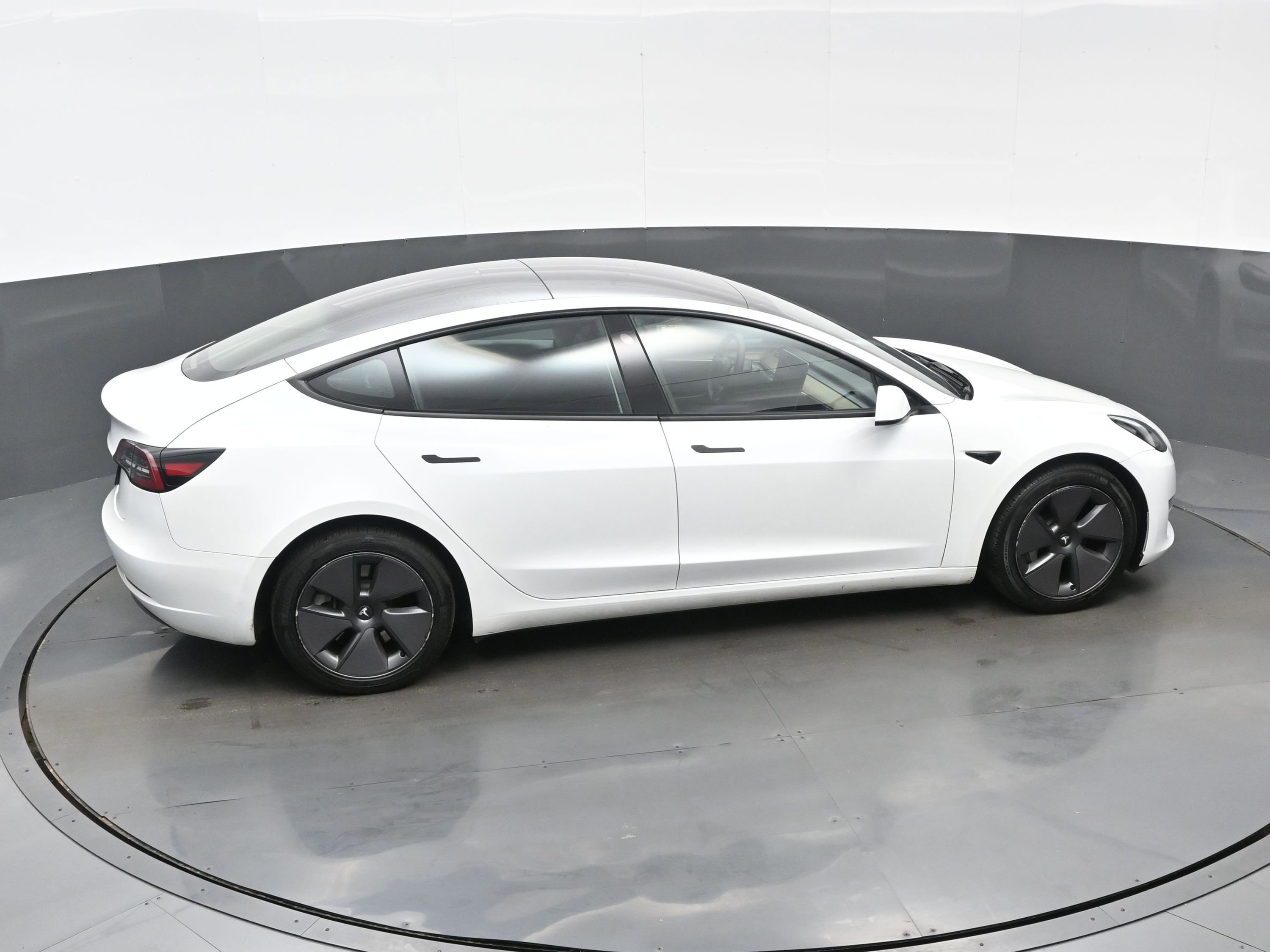 Used 2023 Tesla Model 3 Standard Range image 36