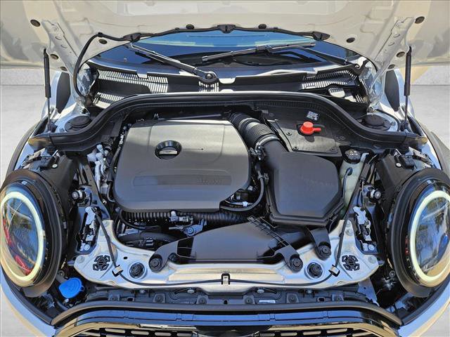 Used 2025 MINI Cooper 2-Door Hardtop image 16
