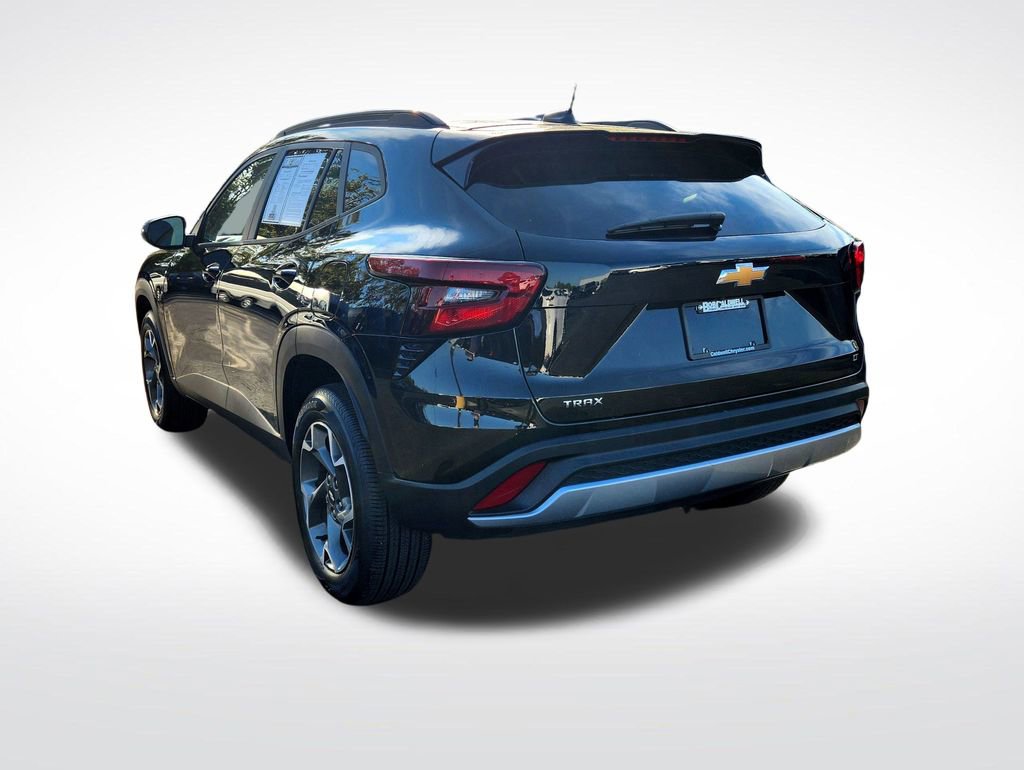 Used 2024 Chevrolet Trax LT image 6
