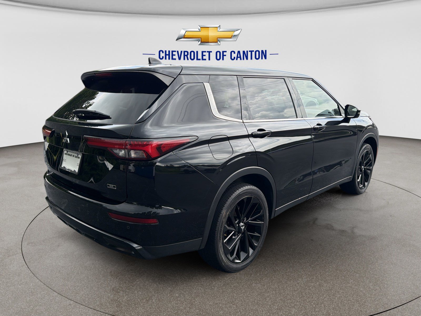 Used 2023 Mitsubishi Outlander SE FWD image 5