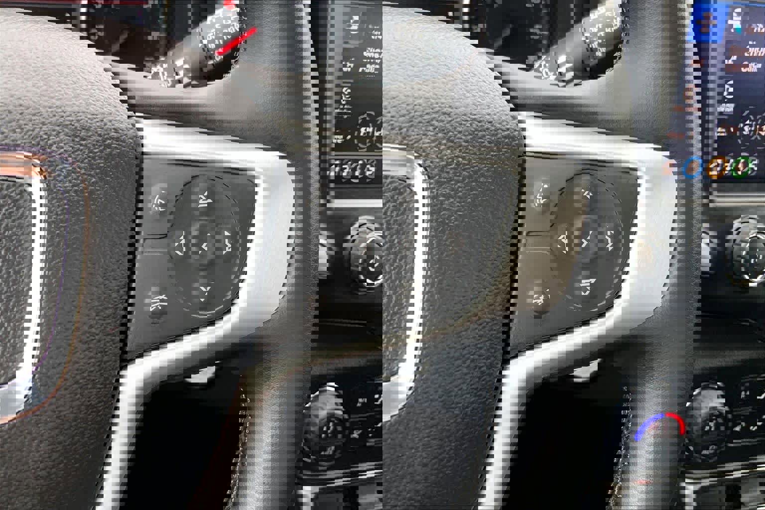 Used 2023 GMC Terrain SLT image 25