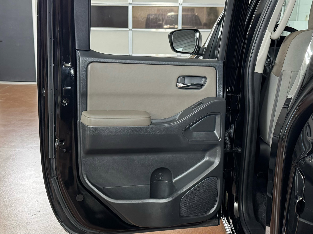 Used 2022 Nissan Frontier SV w/ Technology Package image 30