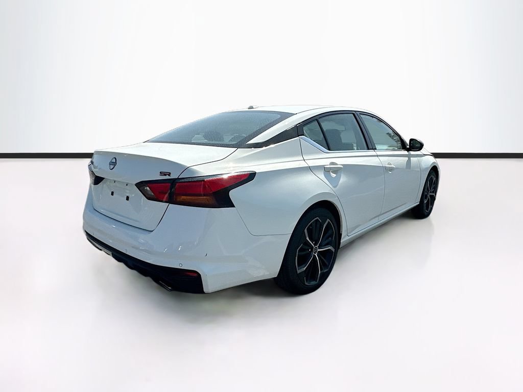 Used 2023 Nissan Altima 2.5 SR FWD image 10