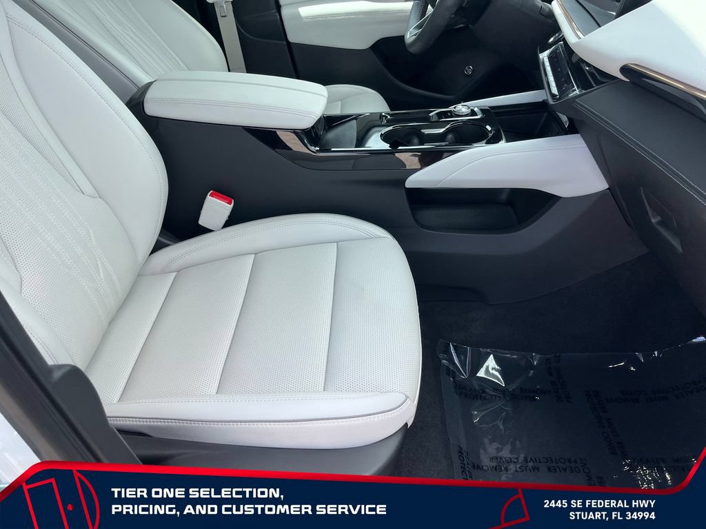 Used 2025 Buick Envision Avenir AWD/4WD image 19