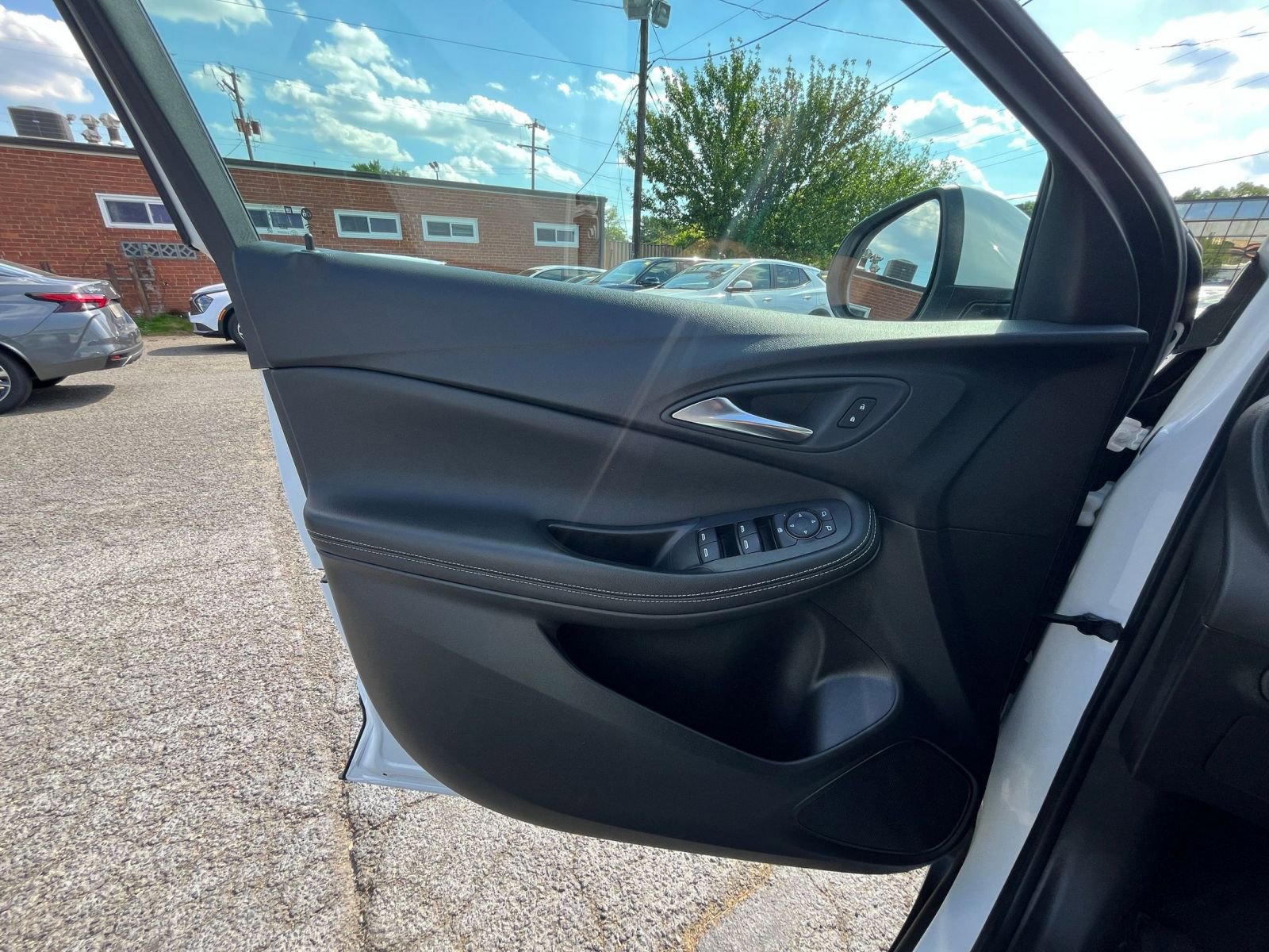 Used 2025 Buick Encore GX Preferred FWD image 18