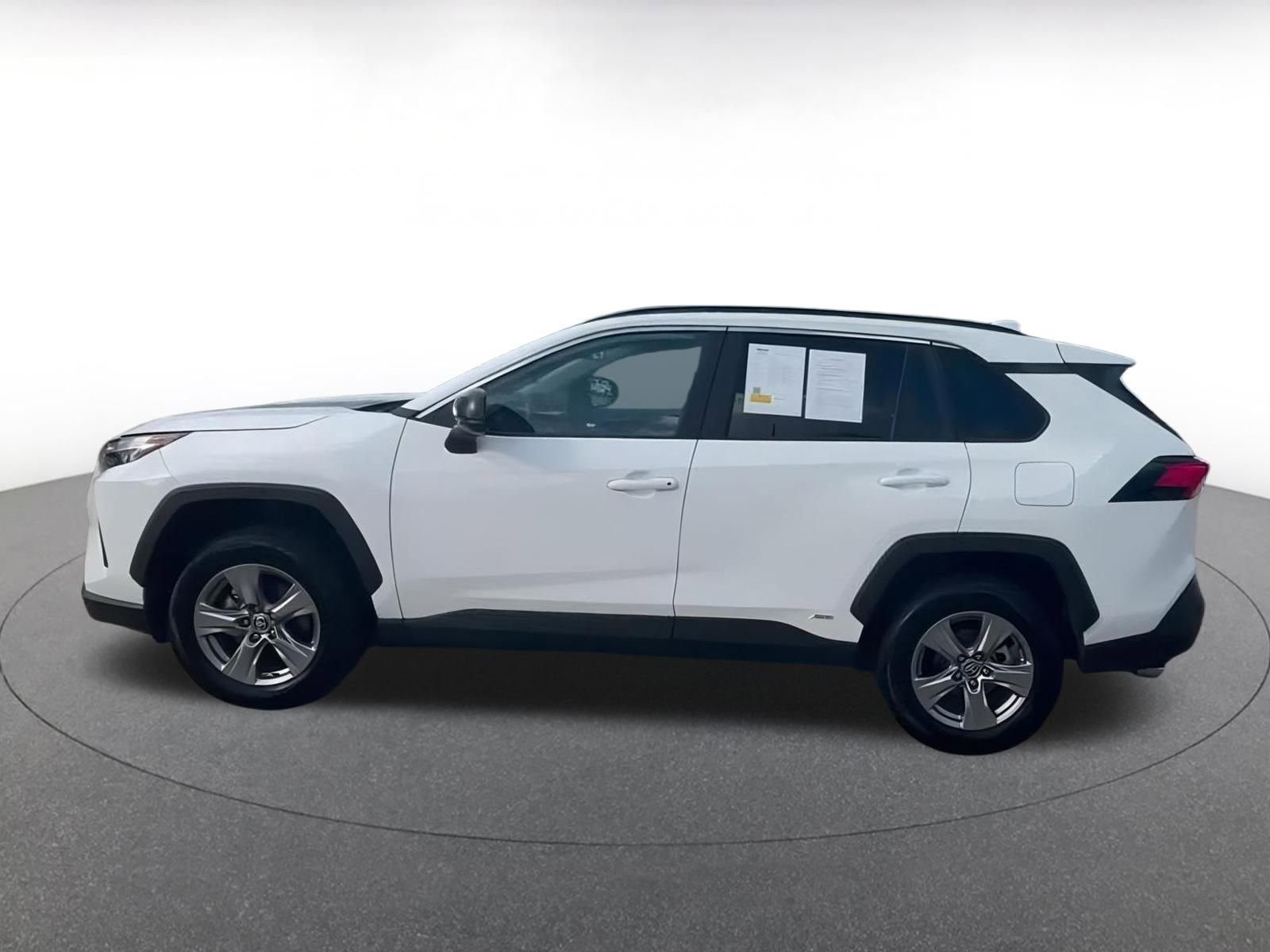 Used 2025 Toyota RAV4 LE image 9