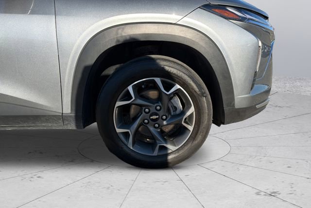Certified 2025 Chevrolet Trax LT w/ Driver Confidence Package image 29