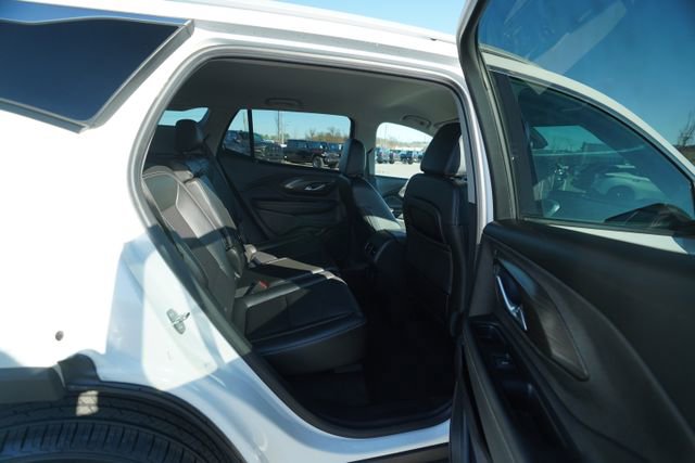 Used 2023 GMC Terrain SLT image 21