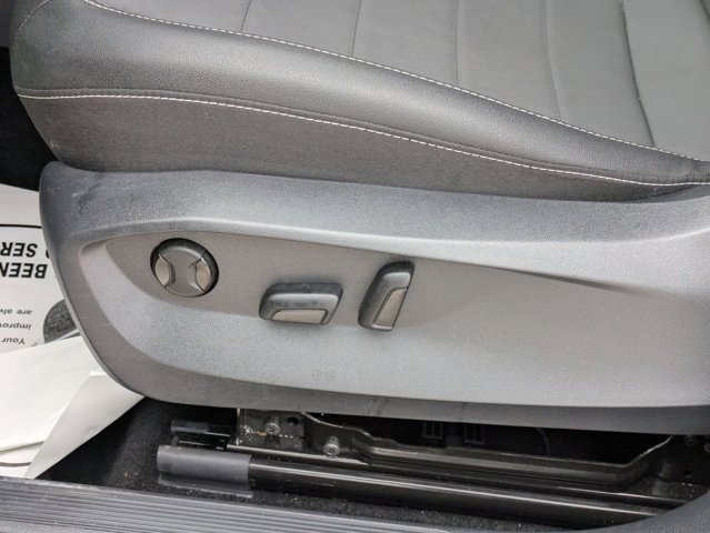 Used 2024 Volkswagen Taos SE image 6