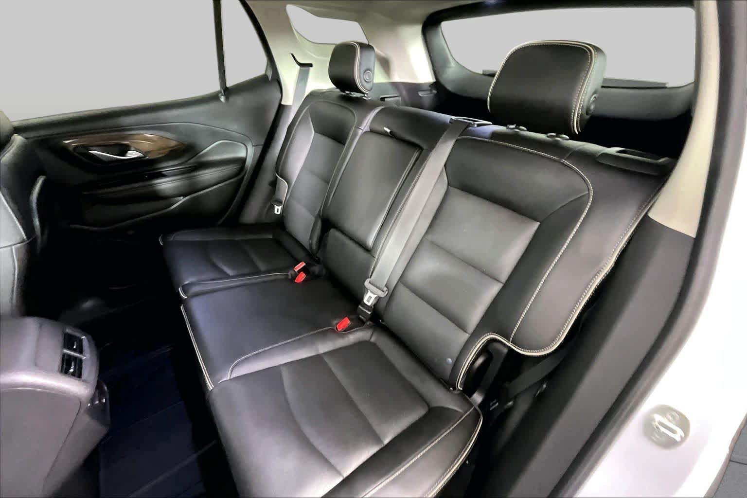 Used 2020 GMC Terrain Denali w/ Denali Premium Package FWD image 18