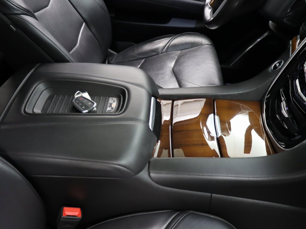 Used 2020 Cadillac Escalade ESV Premium Luxury image 32