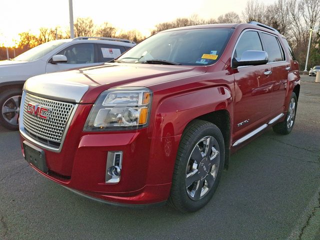 Used 2015 GMC Terrain Denali w/ Cargo Package image 3