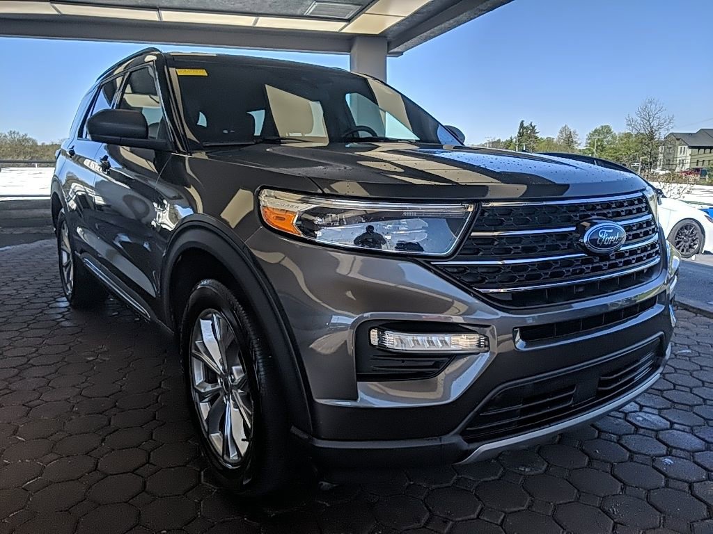 Used 2020 Ford Explorer XLT w/ Equipment Group 202A image 4