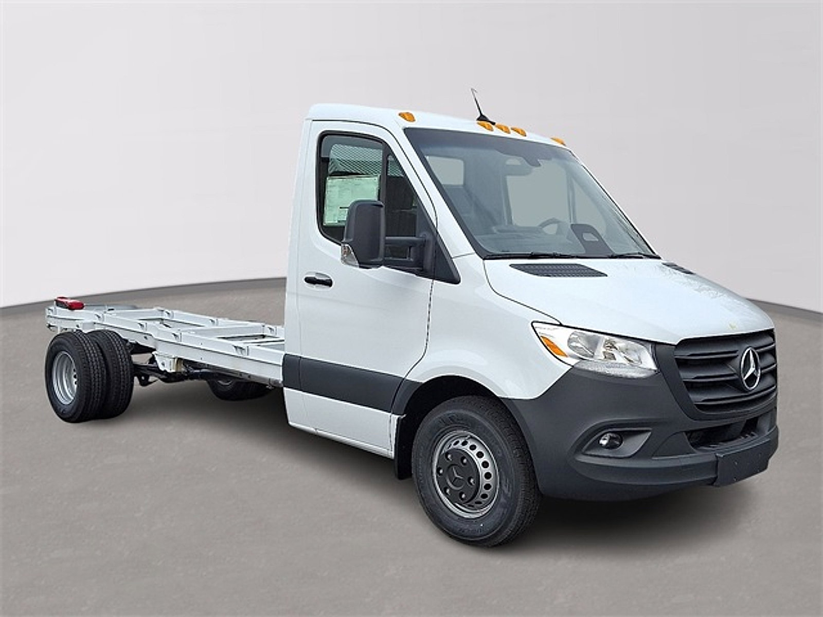 New 2025 Mercedes-Benz Sprinter 4500 image 3
