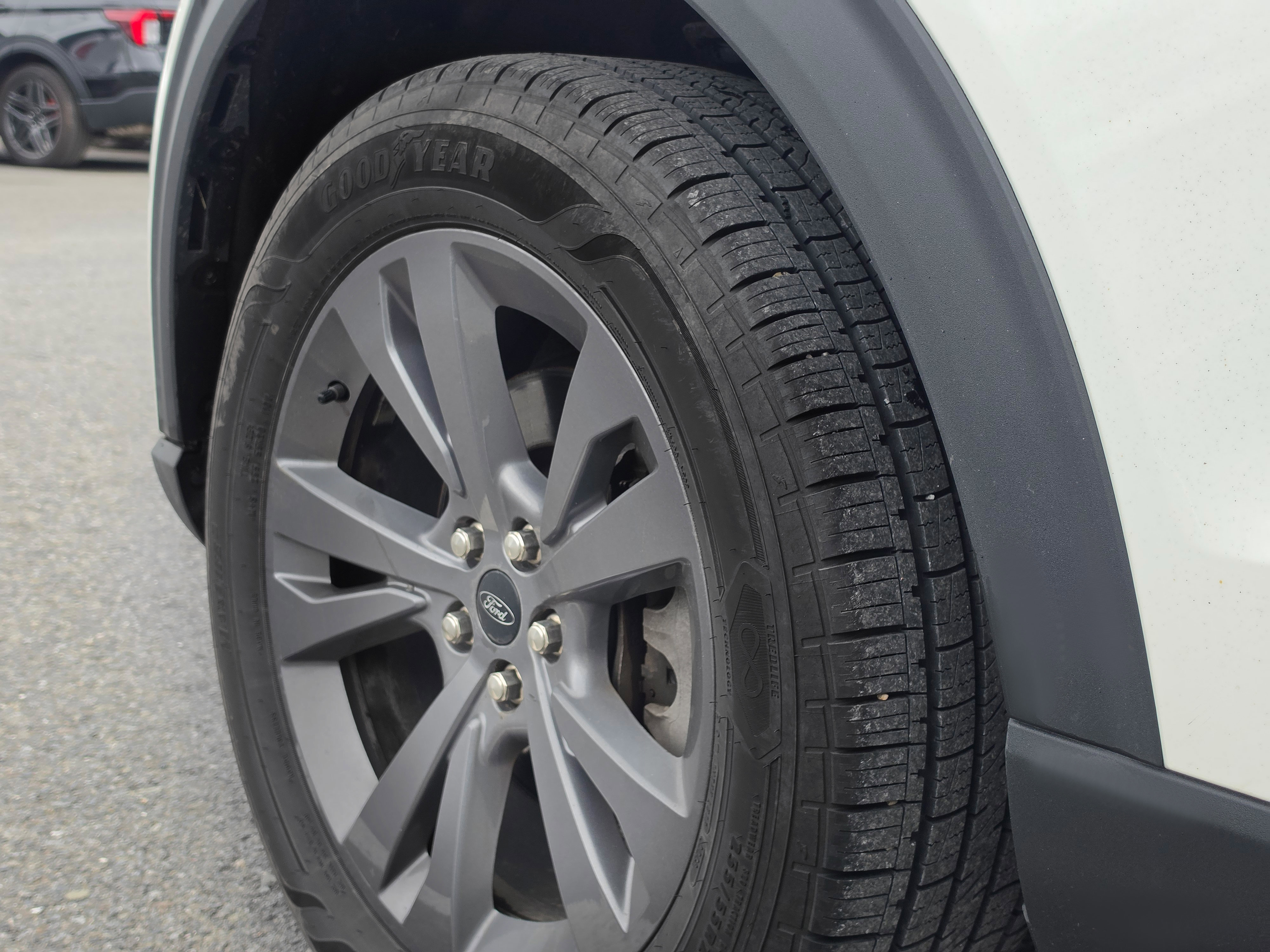 Used 2022 Ford Explorer XLT w/ Equipment Group 202A AWD/4WD image 10