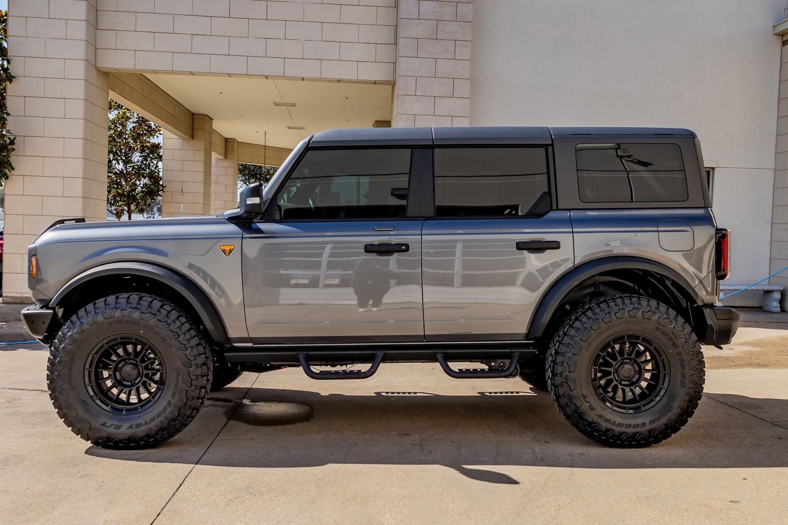 Used 2023 Ford Bronco Badlands w/ Sasquatch Package AWD/4WD image 6
