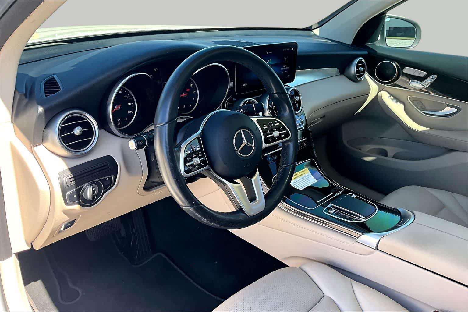 Used 2021 Mercedes-Benz GLC 300 image 32