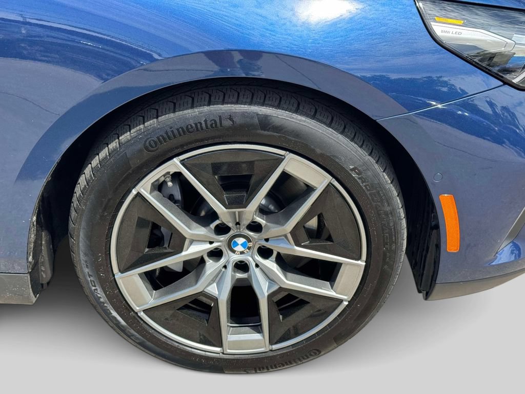 Certified 2026 BMW 530i xDrive w/ Premium Package AWD/4WD image 8