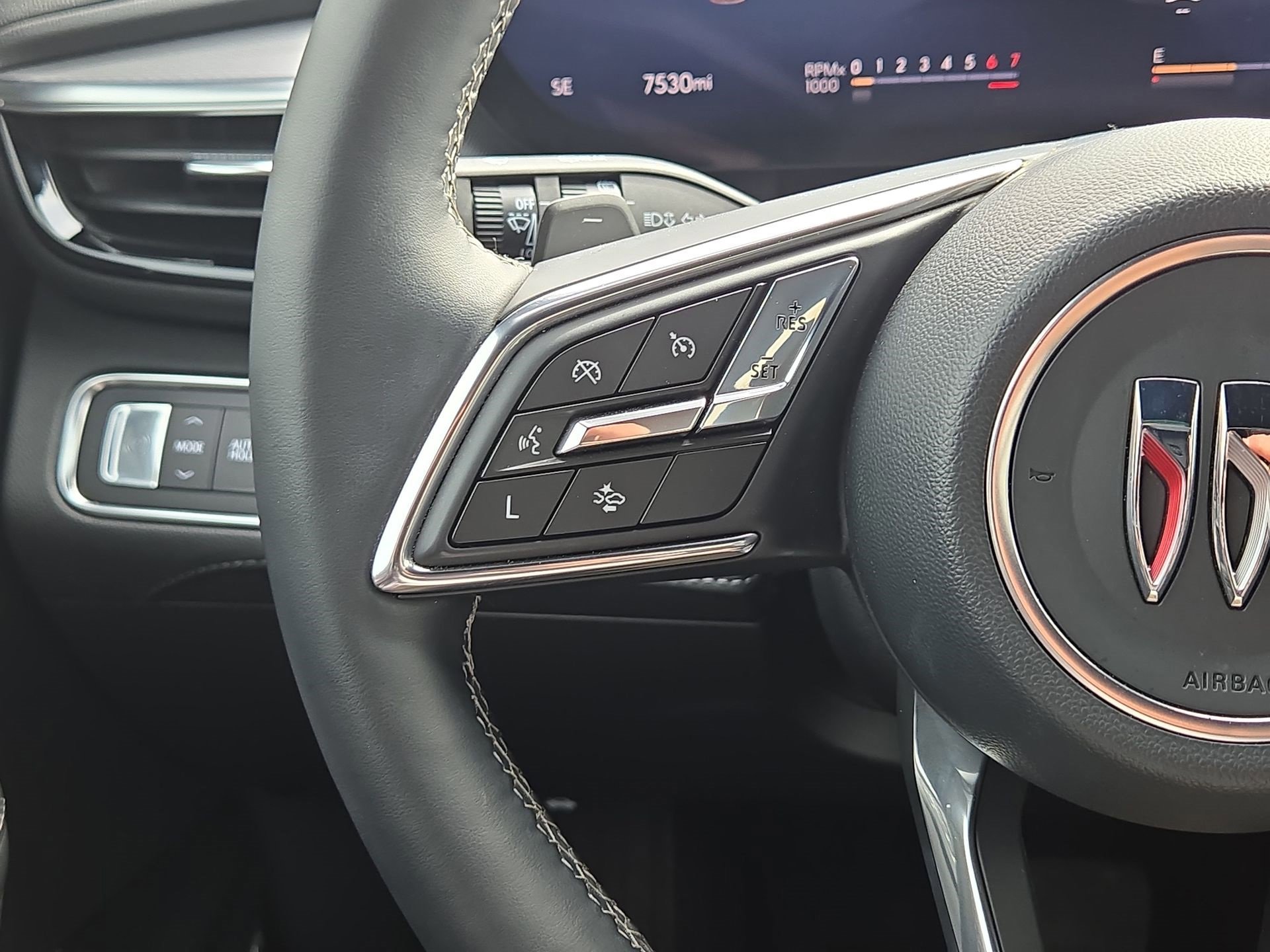 Used 2025 Buick Enclave Sport Touring w/ Power Package image 21