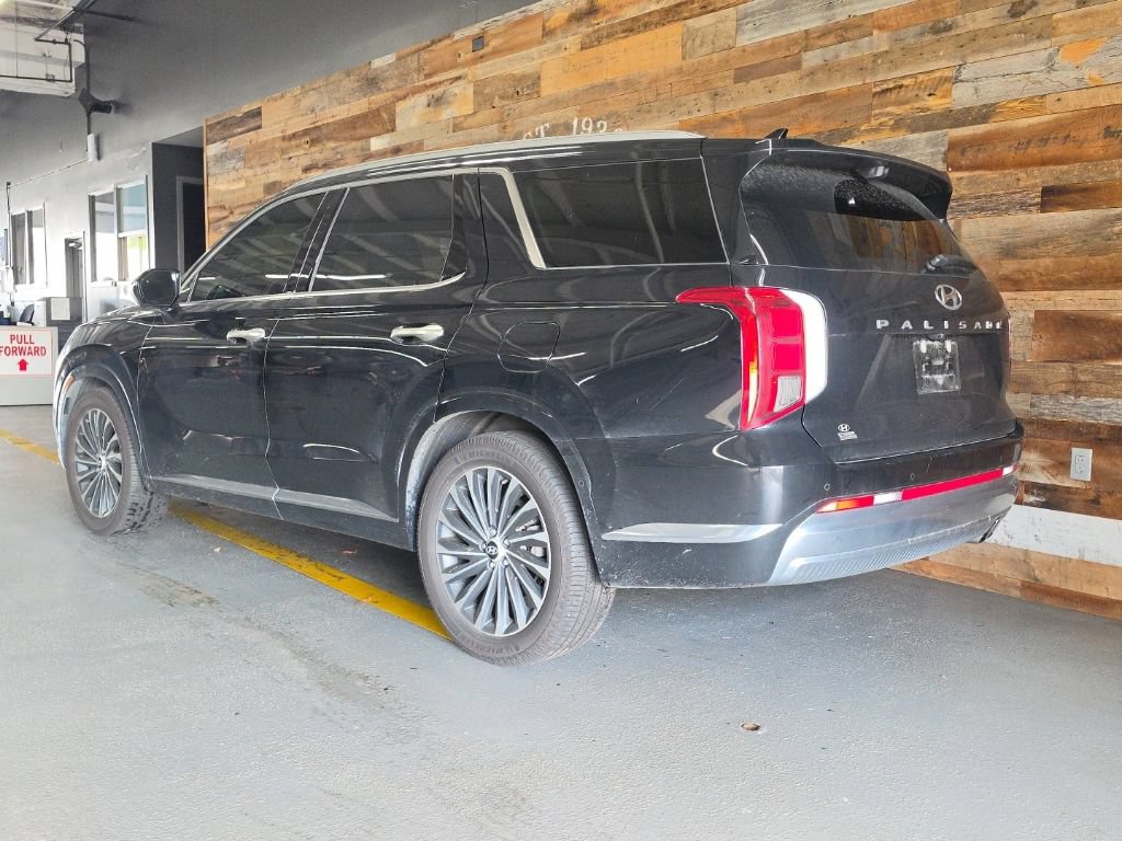 Used 2023 Hyundai Palisade Calligraphy FWD image 4