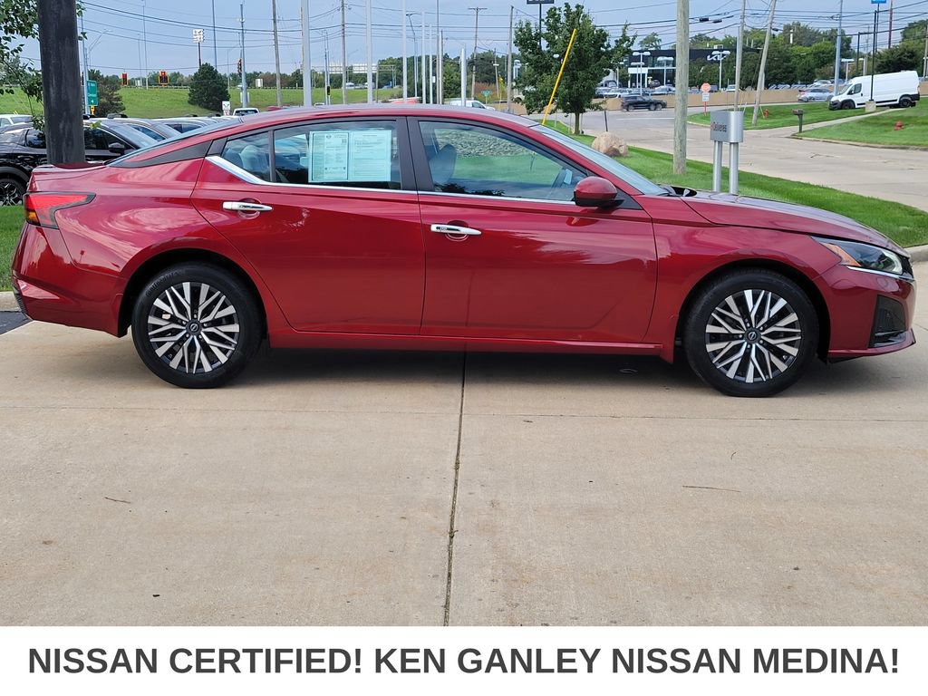 Certified 2023 Nissan Altima 2.5 SV AWD/4WD image 2