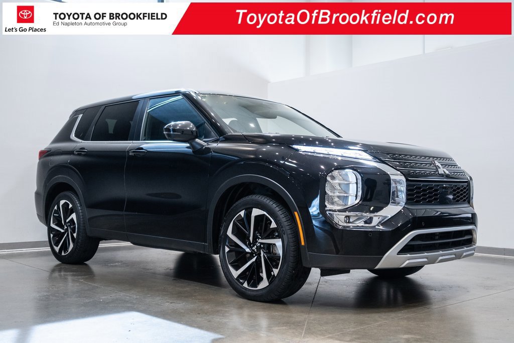 Used 2024 Mitsubishi Outlander SE