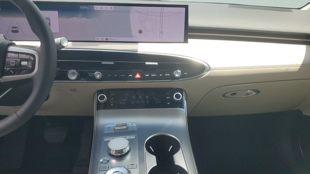 New 2027 Genesis GV70 2.5T Select AWD/4WD image 17