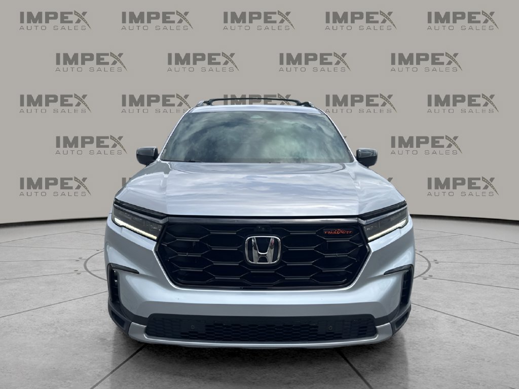 Used 2025 Honda Pilot TrailSport image 8