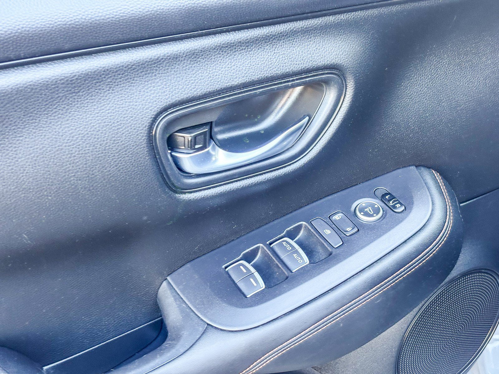 Certified 2025 Honda HR-V LX image 22