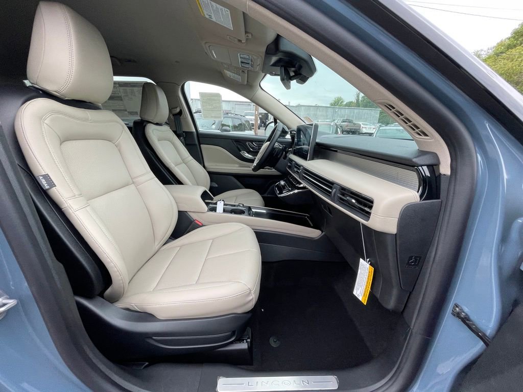 New 2026 Lincoln Corsair Premiere image 25