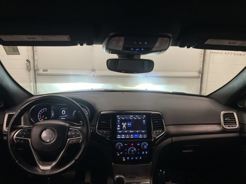 Used 2022 Jeep Grand Cherokee Laredo X AWD/4WD image 14
