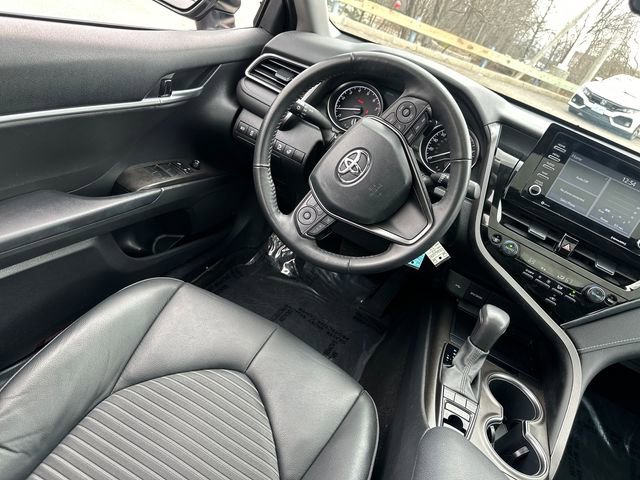 Used 2023 Toyota Camry SE w/ Cold Weather Package image 15