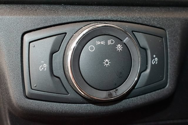 Used 2018 Ford Fusion SE w/ Fusion SE Technology Package FWD image 32