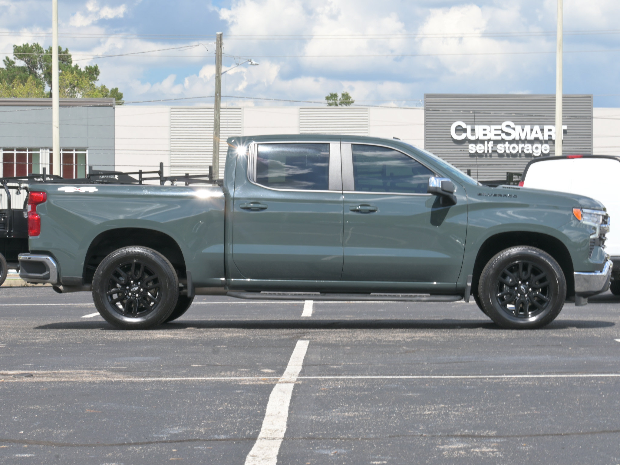 Used 2026 Chevrolet Silverado 1500 LT w/ Leather Package AWD/4WD image 6