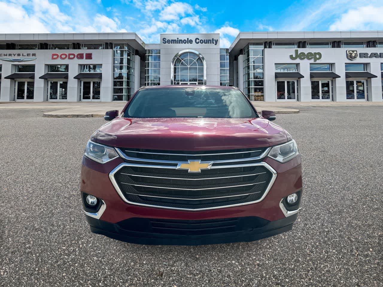 Used 2020 Chevrolet Traverse LT w/ Driver Confidence II Package FWD image 3